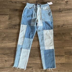 Hollister Ultra High Rise Mom Jeans size 23/00